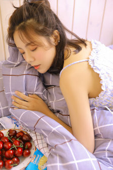 《年轻的妻子》在线播放